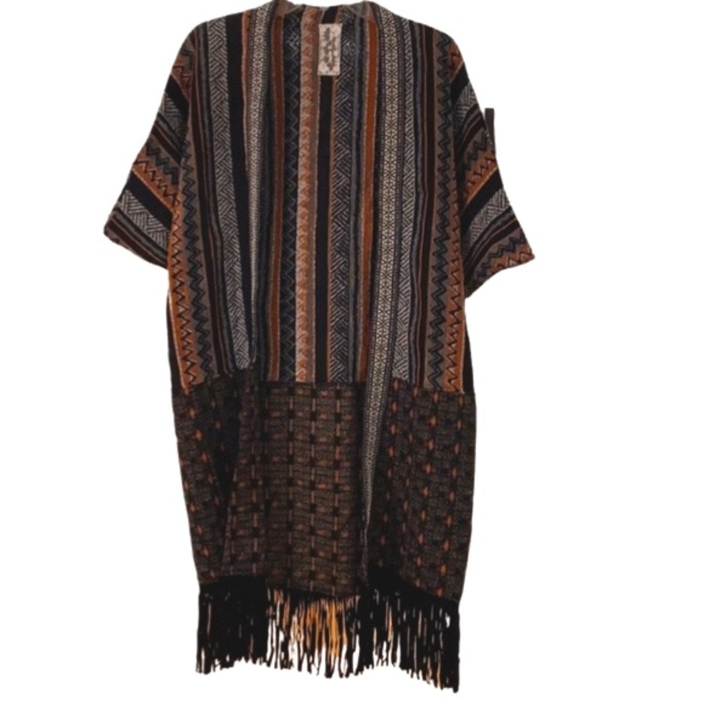 Sadie & Sage Woven Textured Kimono festival ready. Fringe trim.